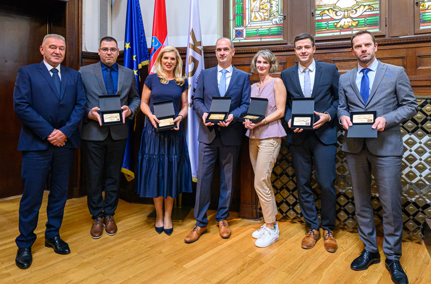 Zlatna kuna plaque awarded by the Zagreb Chamber of Commerce