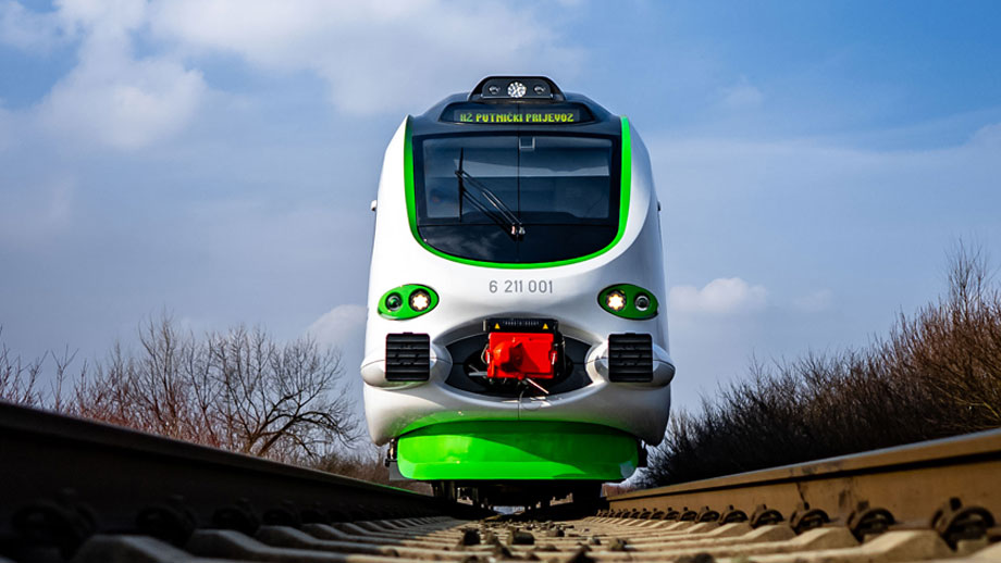 battery-powered train