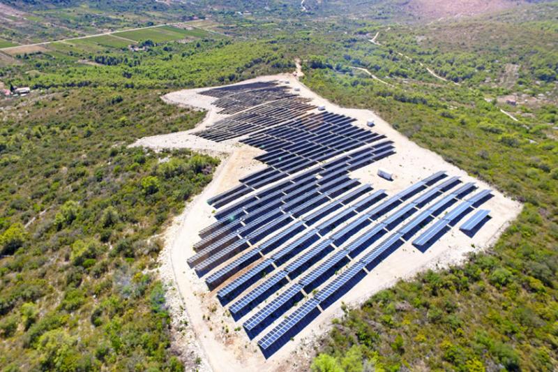 Upgrade of the existing Vis SPP with a Battery Energy Storage System (BESS) and its integration into a microgrid